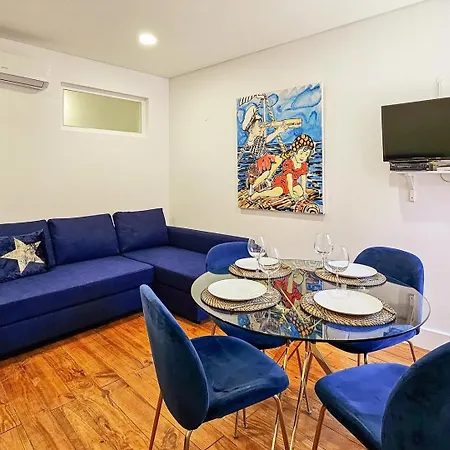Like A Typical Portuguese House With Private Patio Appartamento *
