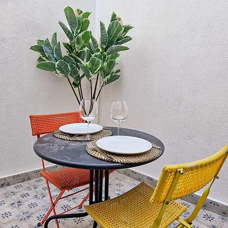 Like A Typical Portuguese House With Private Patio Apartment