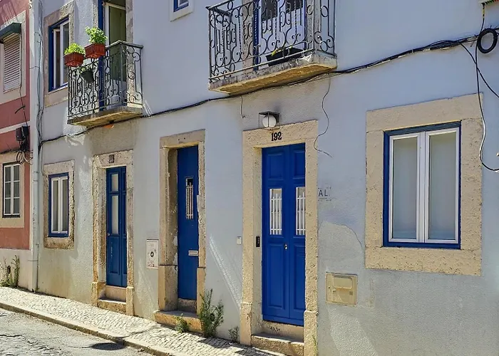 아파트 Like A Typical Portuguese House With Private Patio 리스본