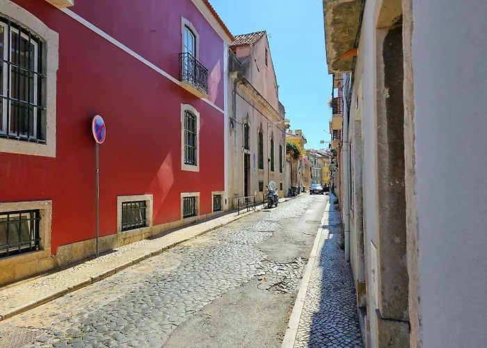 Like A Typical Portuguese House With Private Patio 아파트 리스본