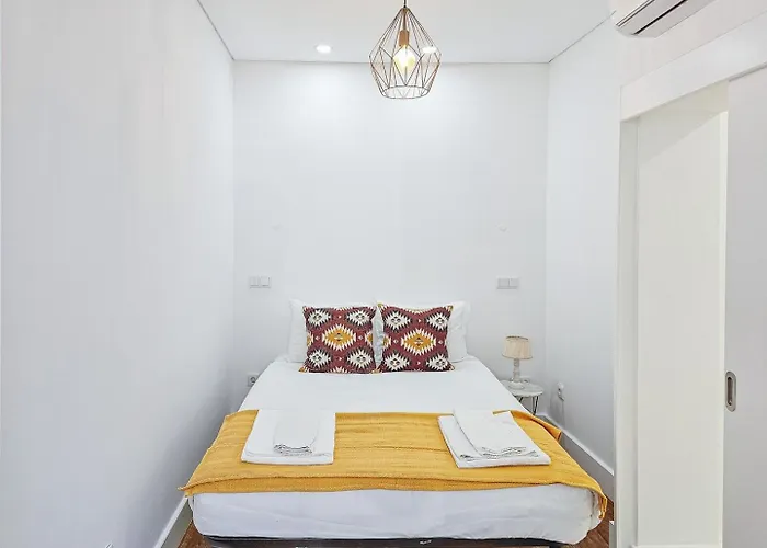 Like A Typical Portuguese House With Private Patio 아파트 리스본
