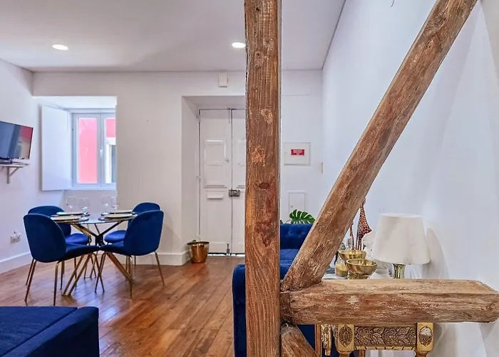 아파트 Like A Typical Portuguese House With Private Patio *