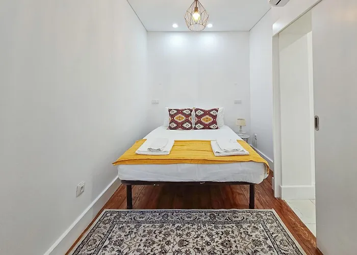 Like A Typical Portuguese House With Private Patio * Lissabon